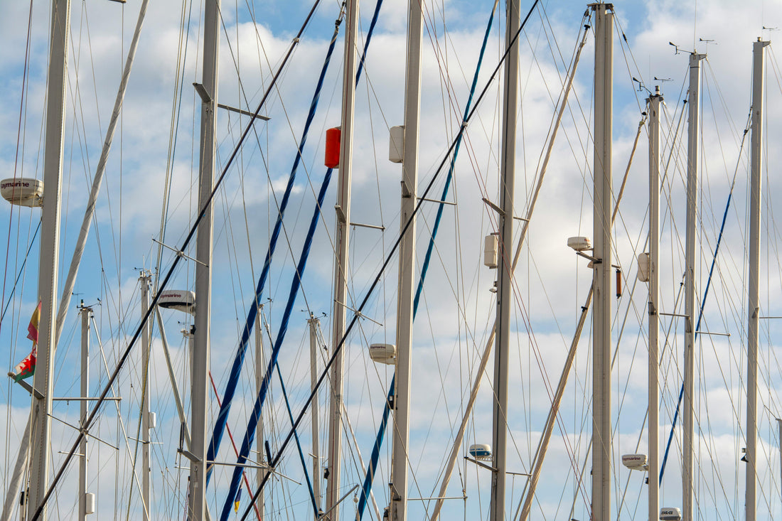 A Radar Reflector, an orchestra and a missing ship